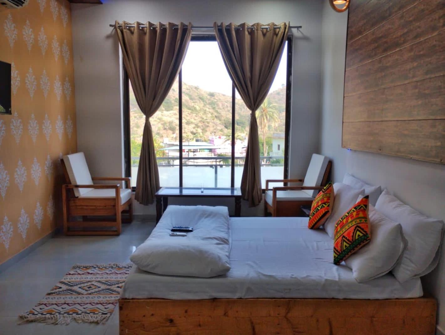 Rudraksha Inn Mount Abu Buitenkant foto